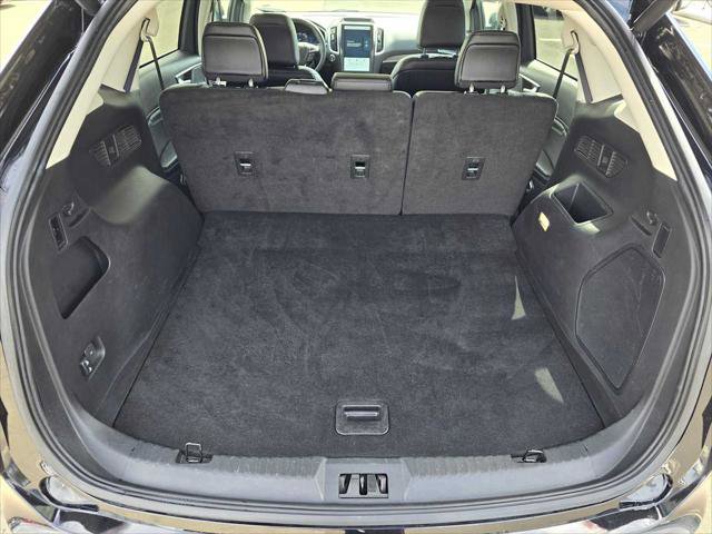 Used 2024 Ford Edge Titanium image 16