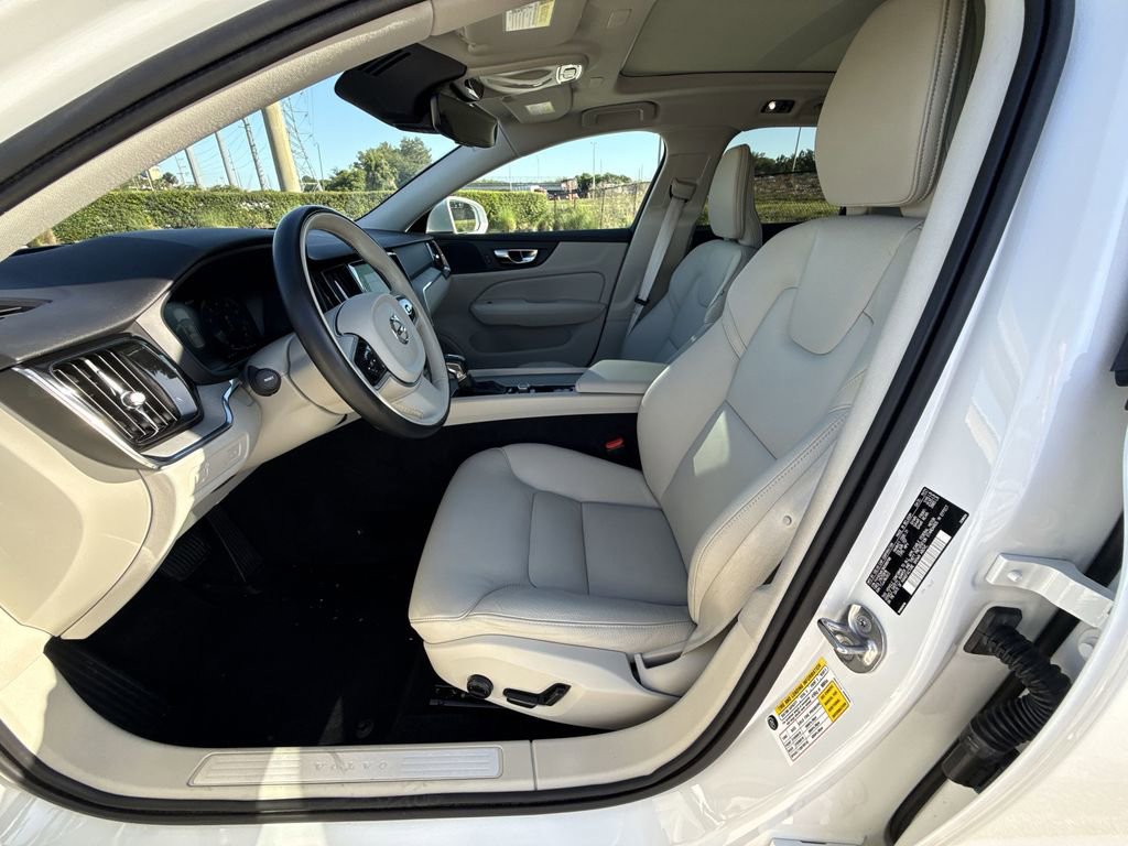 Used 2022 Volvo V60 T5 Cross Country AWD/4WD image 30