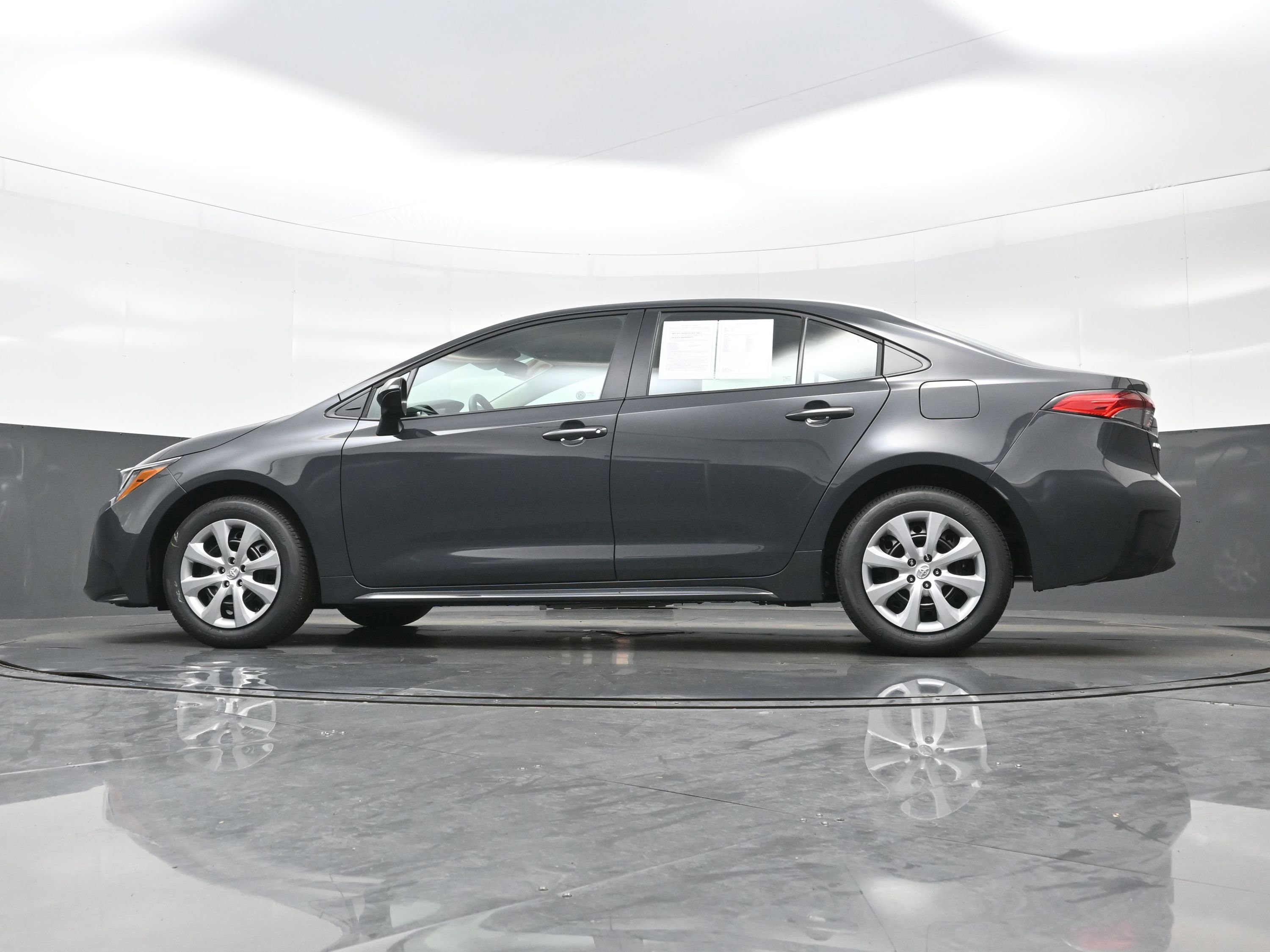 Used 2026 Toyota Corolla LE FWD image 27