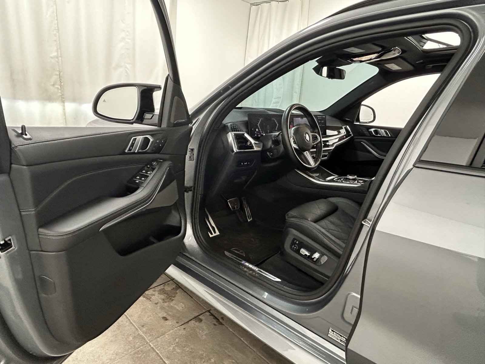 Used 2025 BMW X5 M60i image 23