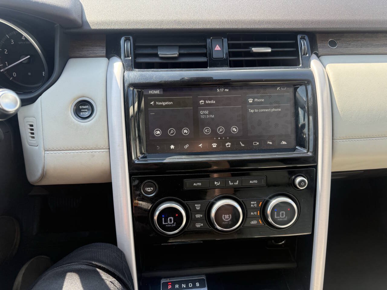Used 2017 Land Rover Discovery HSE Luxury AWD/4WD image 21