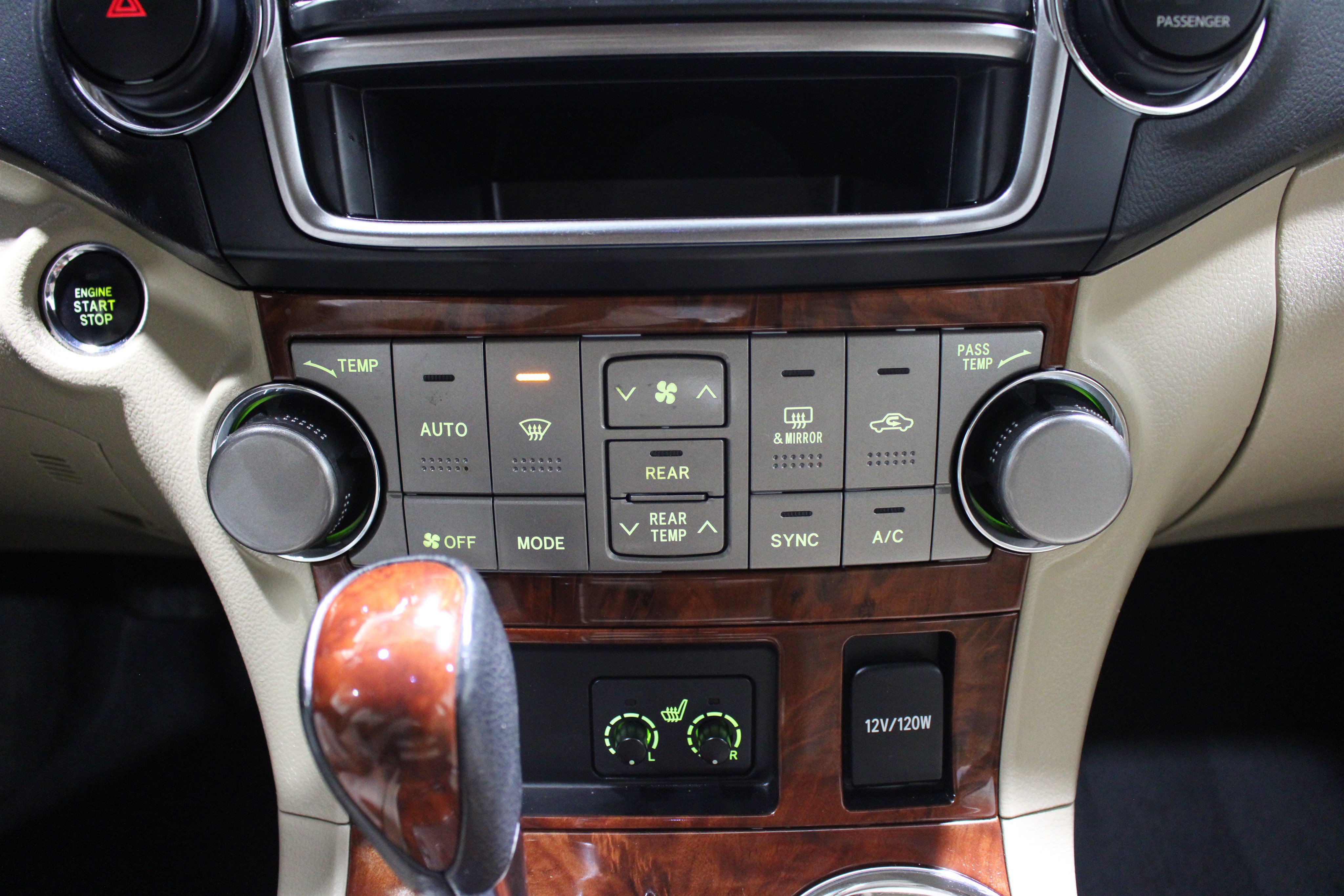 Used 2013 Toyota Highlander Limited FWD image 15