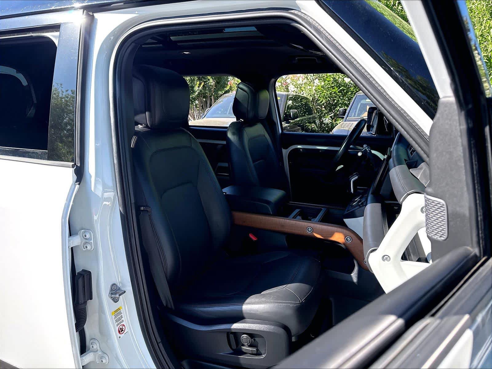 Used 2023 Land Rover Defender 110 SE AWD/4WD image 10