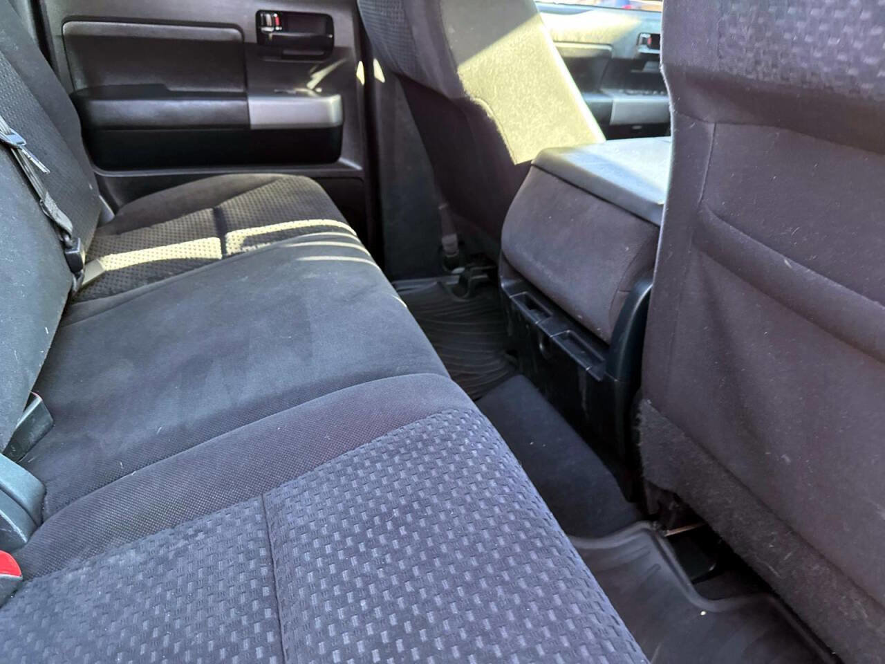 Used 2013 Toyota Tundra 4x4 Double Cab w/ Tow Pkg image 9