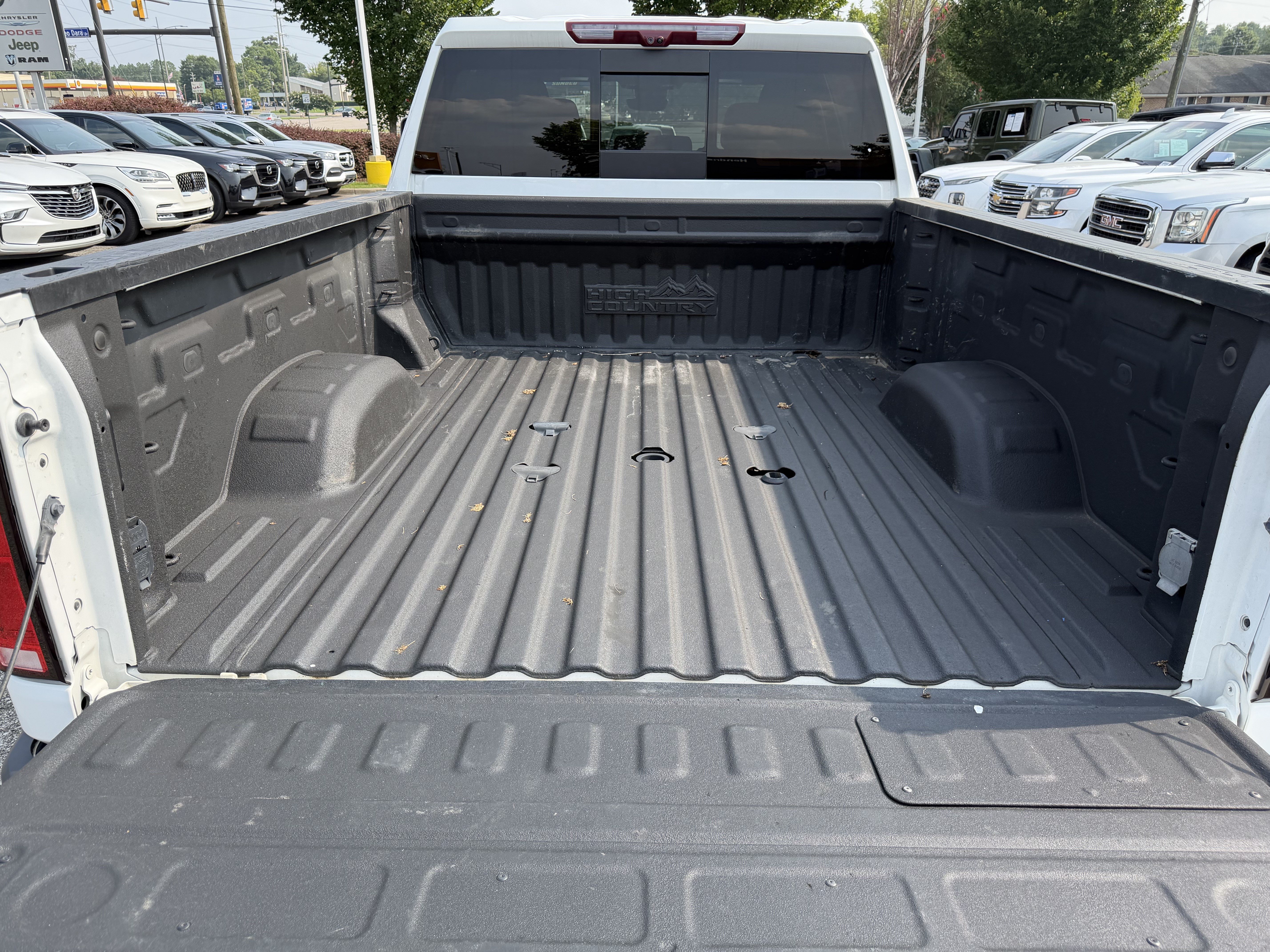 Used 2024 Chevrolet Silverado 2500 High Country w/ High Country Premium Package AWD/4WD image 32