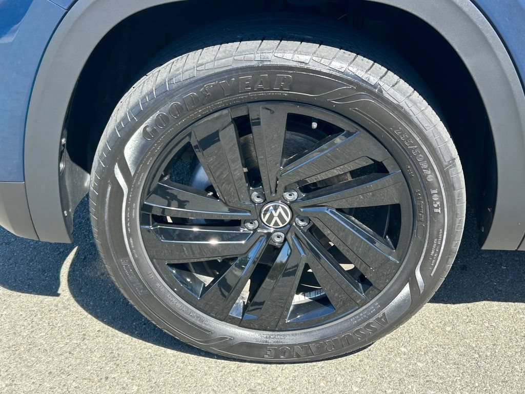 Used 2023 Volkswagen Atlas Cross Sport SE w/ Black Wheel Package AWD/4WD image 9