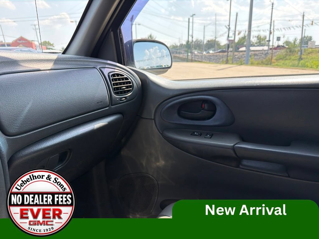 Used 2004 Chevrolet TrailBlazer LT w/ LT Preferred Equipment Group AWD/4WD image 27