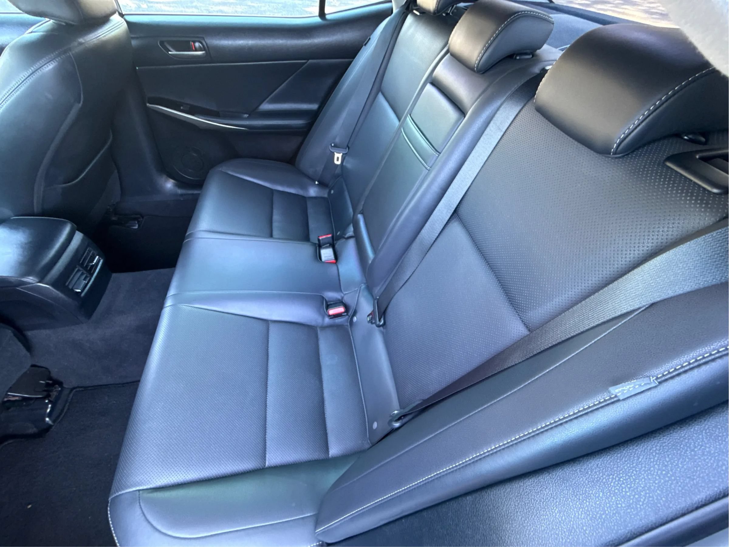 Used 2017 Lexus IS 200t w/ Premium Package RWD image 23