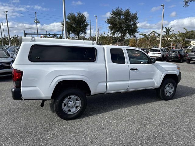 Used 2022 Toyota Tacoma SR image 2