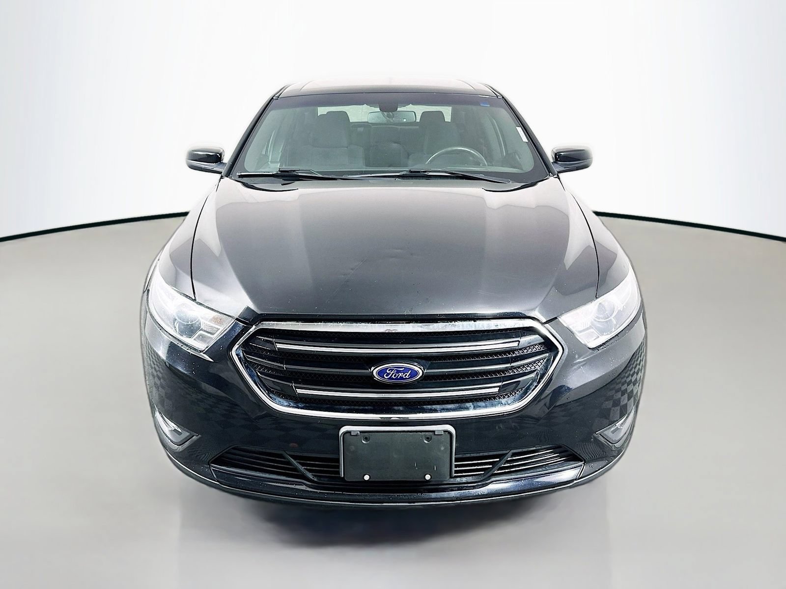 Used 2016 Ford Taurus SEL FWD image 2