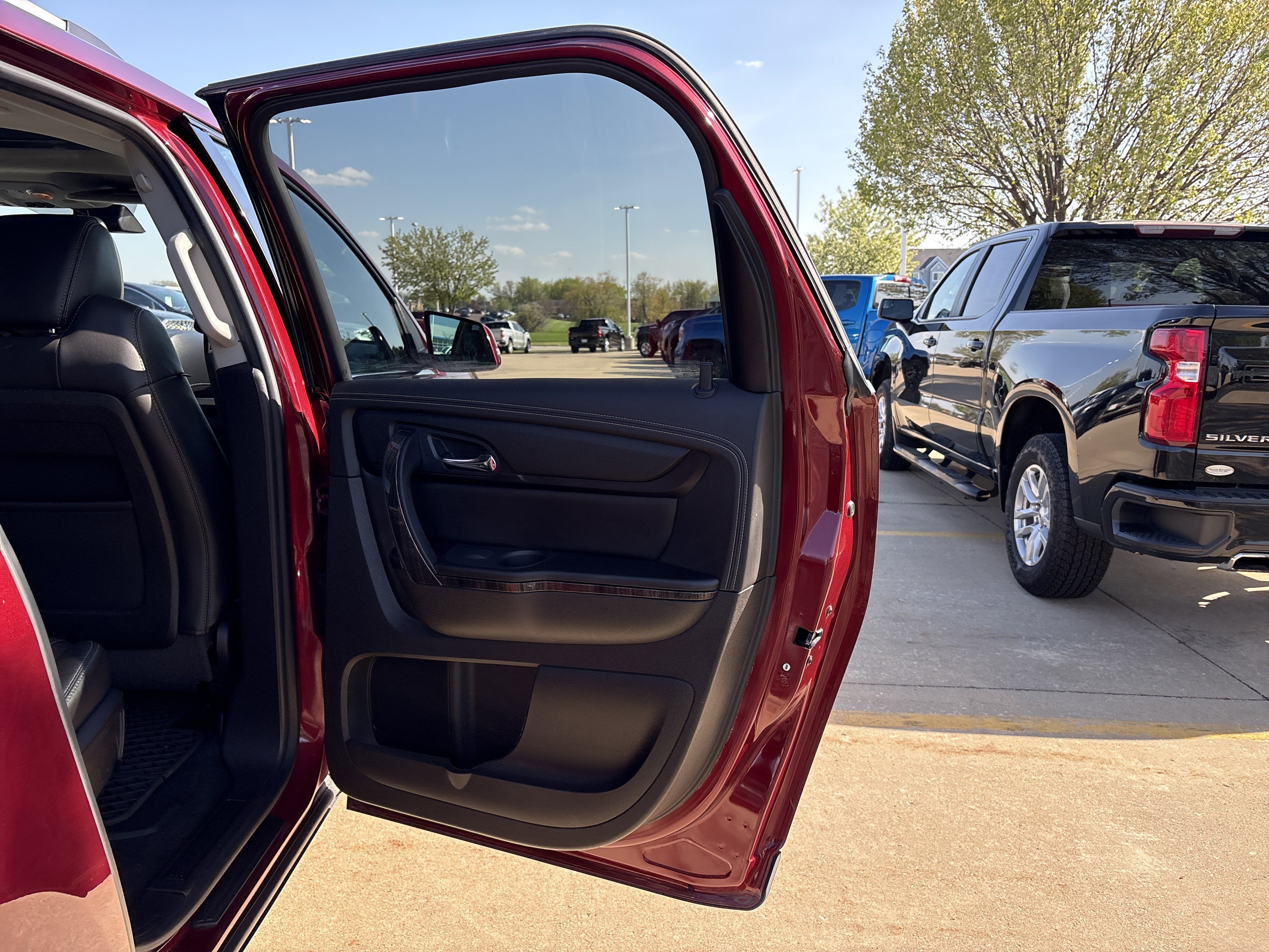 Used 2016 GMC Acadia SLT w/ Open Road Package FWD image 17