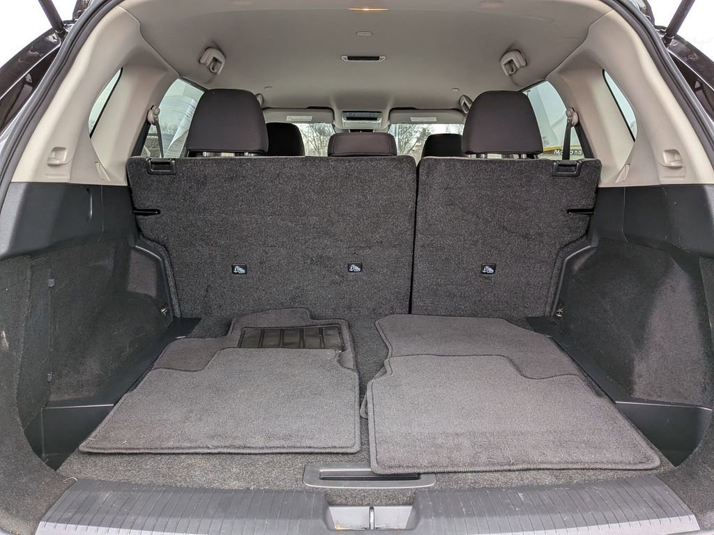 Used 2023 Nissan Rogue SV image 18