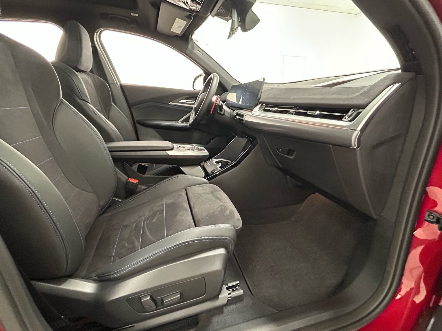 Used 2025 BMW X2 M35i AWD/4WD image 38