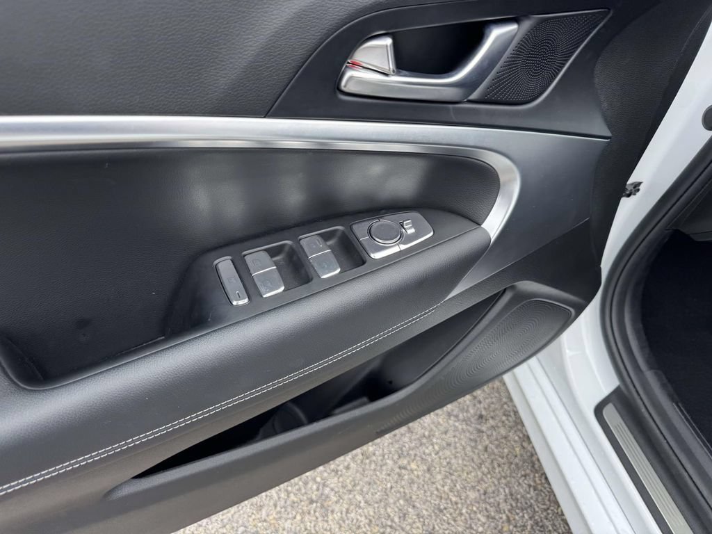 Certified 2026 Genesis G70 2.5T AWD/4WD image 15