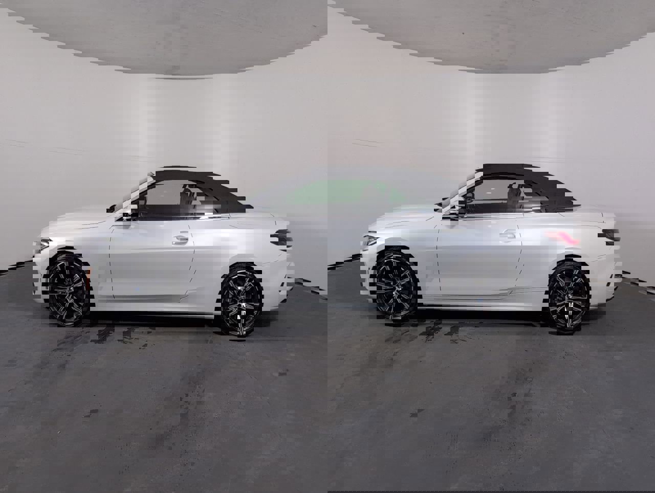 Used 2022 BMW 430i xDrive Convertible w/ Premium Package image 29