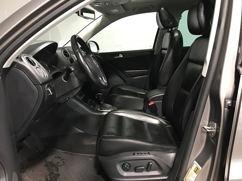 Used 2011 Volkswagen Tiguan SEL FWD image 10