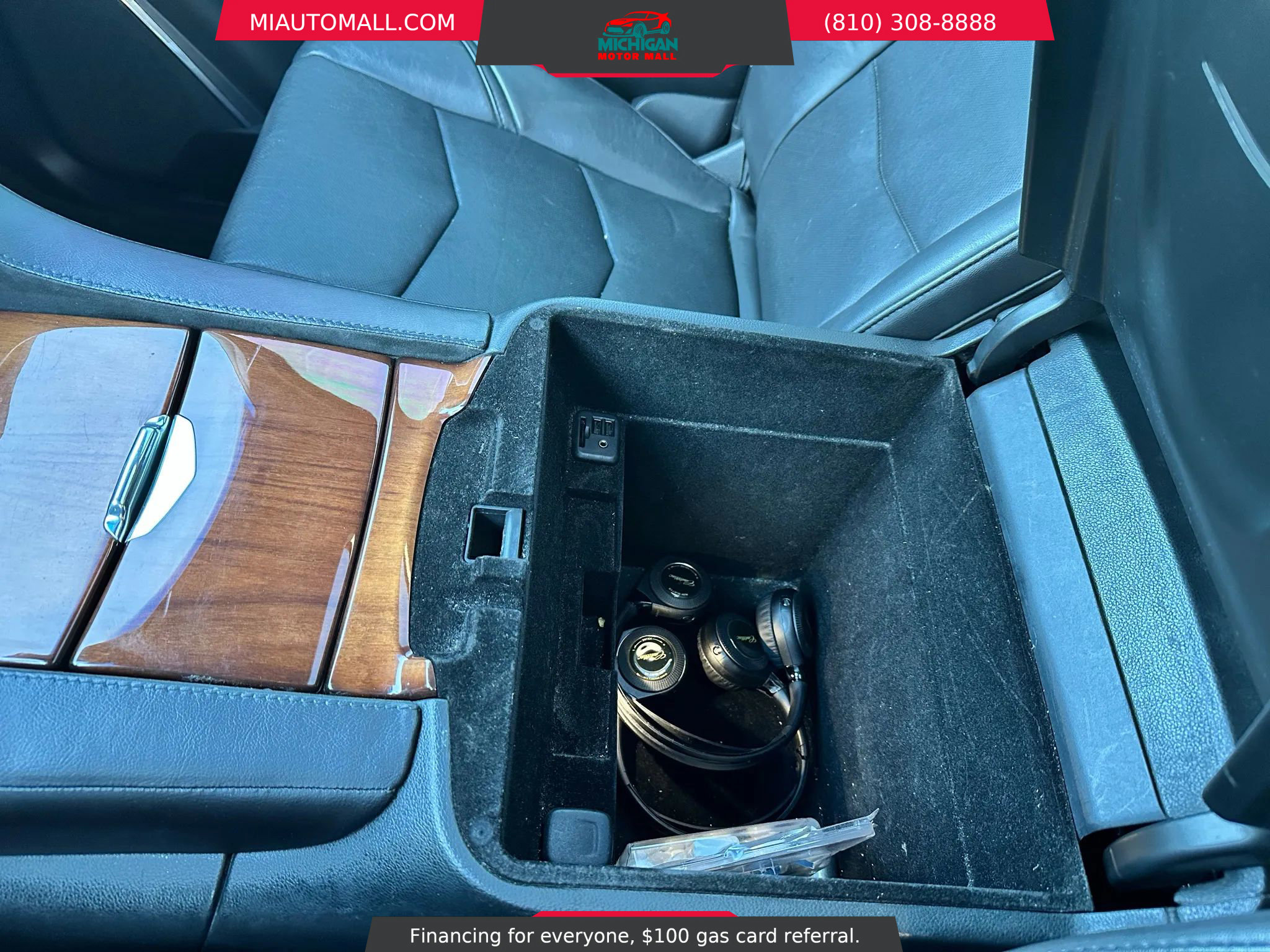 Used 2015 Cadillac Escalade Luxury image 16