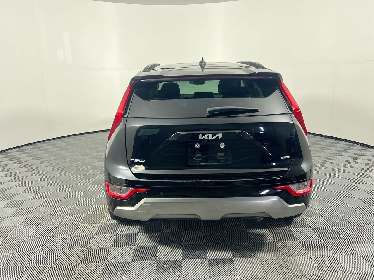 Certified 2025 Kia Niro EX Touring FWD image 4