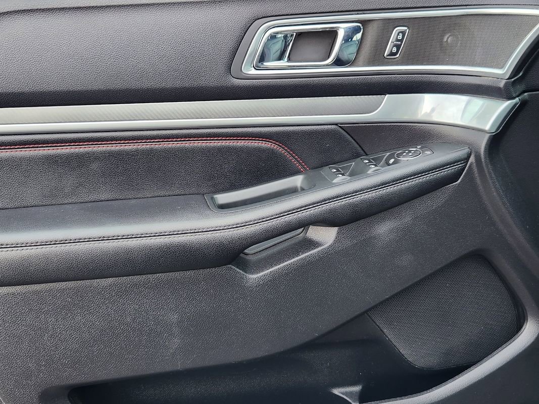 Used 2016 Ford Explorer Sport image 28