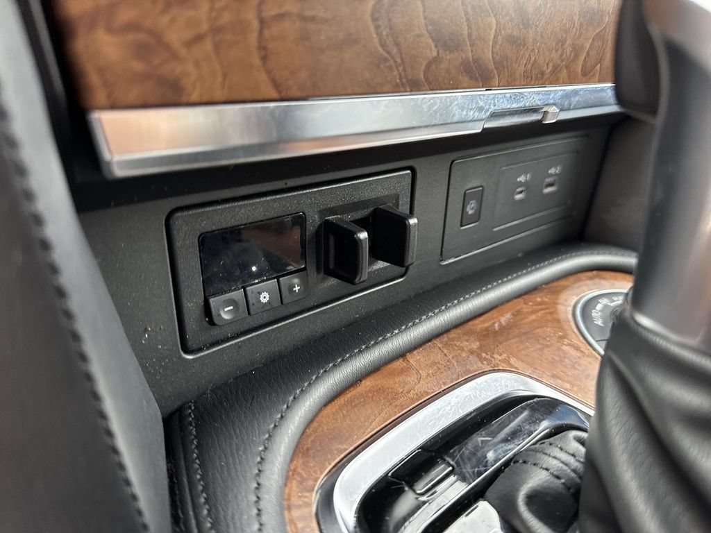 Used 2024 Nissan Armada SL w/ Captain's Chairs Package AWD/4WD image 54