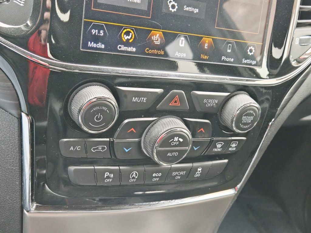 Used 2020 Jeep Grand Cherokee Altitude image 30