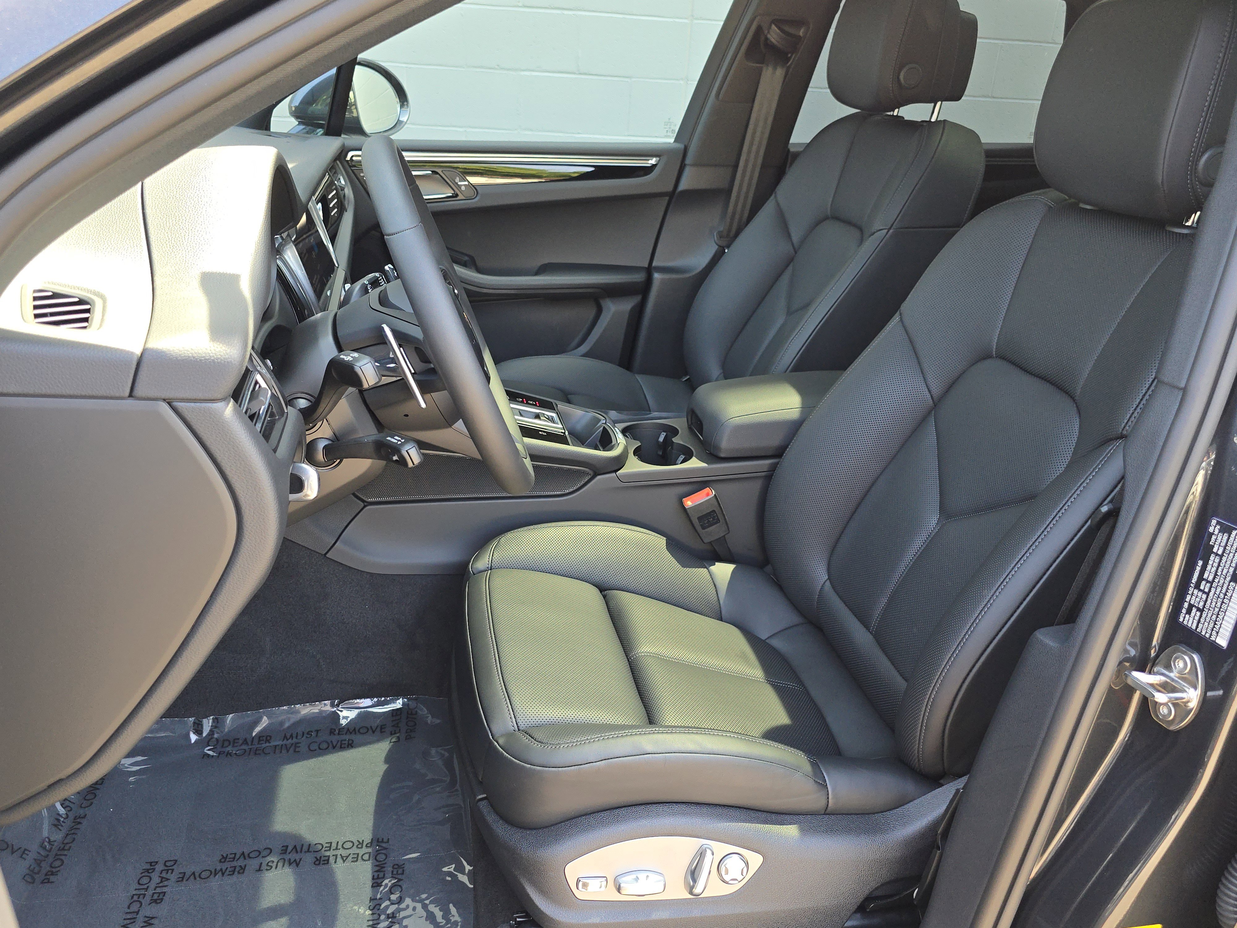 New 2025 Porsche Macan image 5