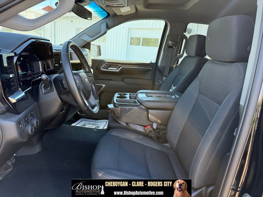 Used 2023 Chevrolet Silverado 1500 LT AWD/4WD image 6