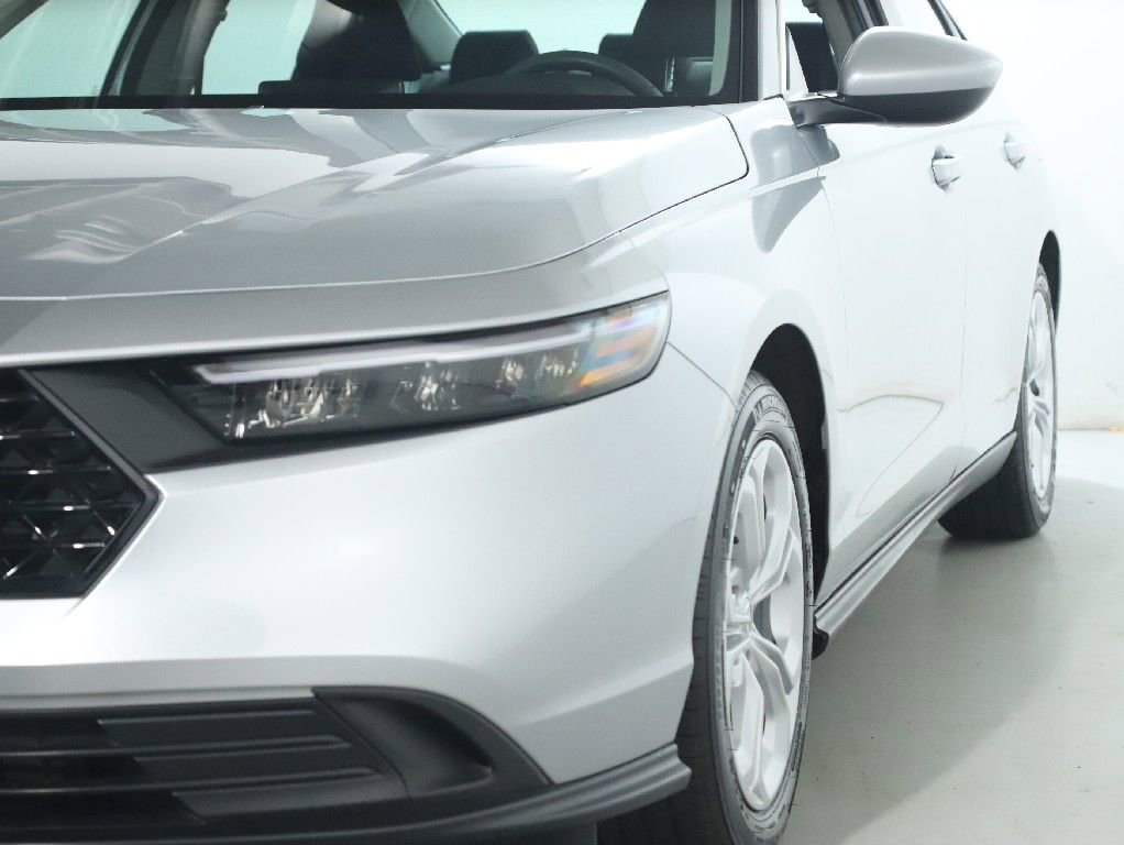 Used 2025 Honda Accord LX image 4
