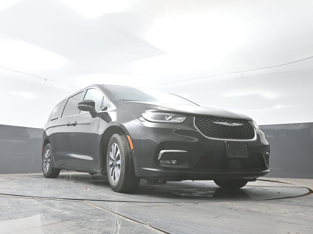 Used 2023 Chrysler Pacifica Touring-L FWD image 27