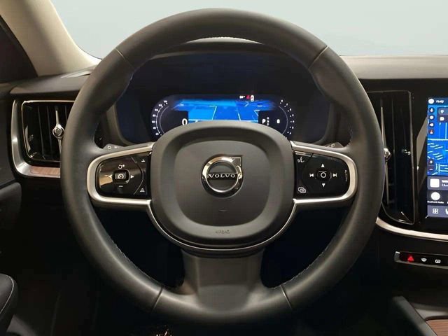 Used 2025 Volvo V60 B5 Cross Country Plus AWD/4WD image 13