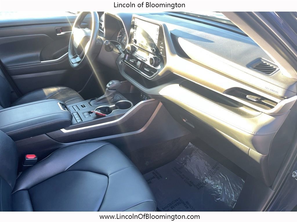 Used 2022 Toyota Highlander XLE image 22