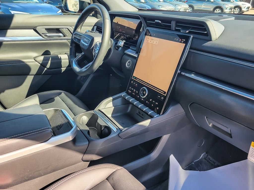 Used 2025 GMC Terrain Elevation w/ Elevation Premium Package image 24