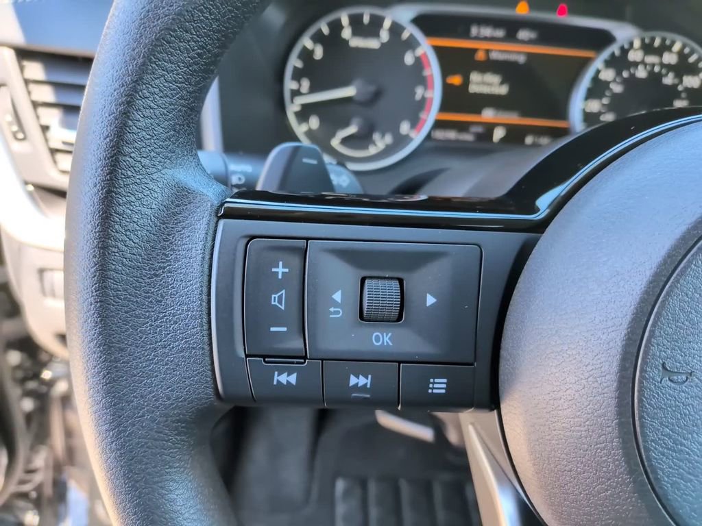 Used 2023 Nissan Rogue SV image 25