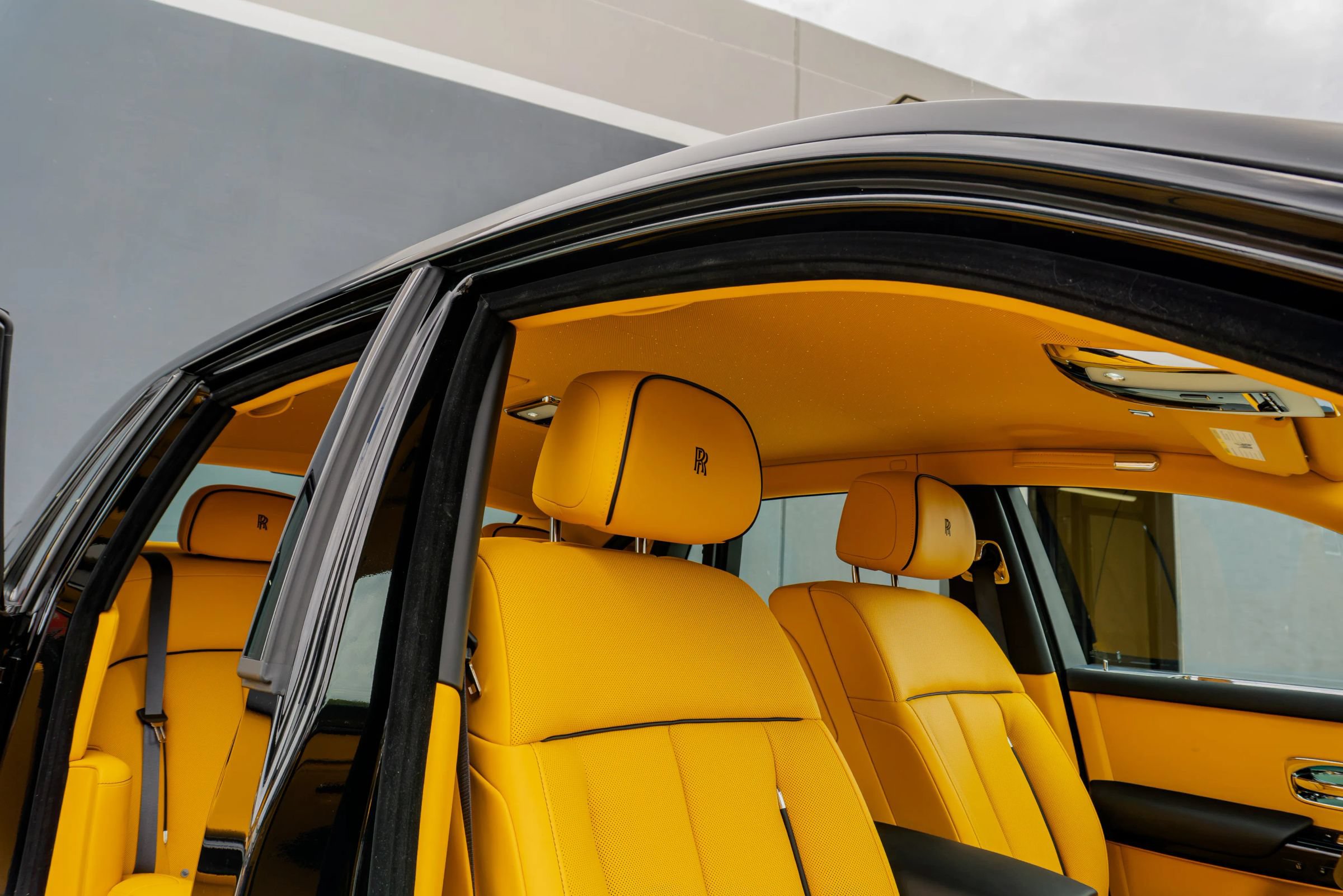 Used 2027 Rolls-Royce Phantom Sedan RWD image 18