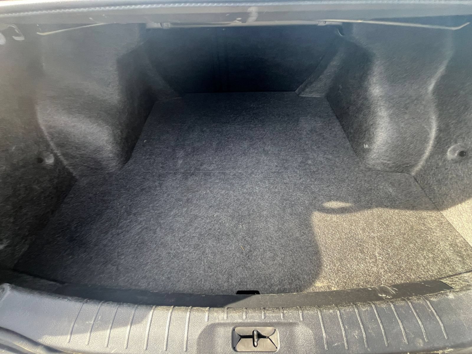 Used 2025 Nissan Altima 2.5 SV FWD image 27