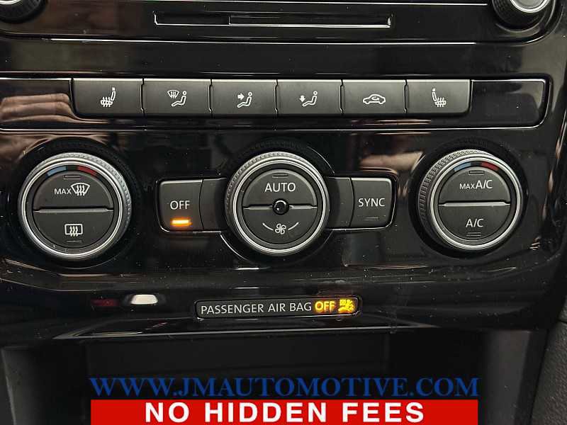 Used 2021 Volkswagen Passat 2.0T SE image 33