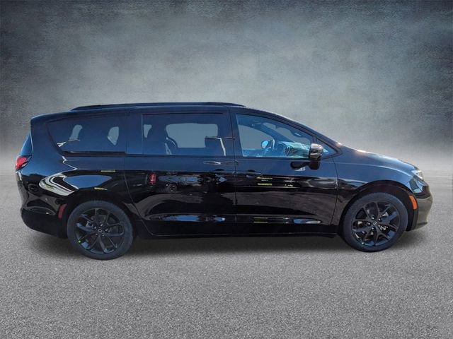 New 2026 Chrysler Pacifica Select FWD image 2