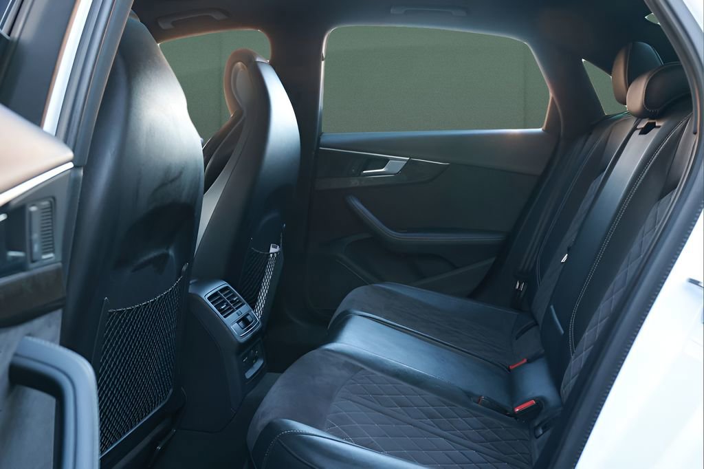 Used 2019 Audi S4 Premium Plus w/ Premium Plus Package image 13
