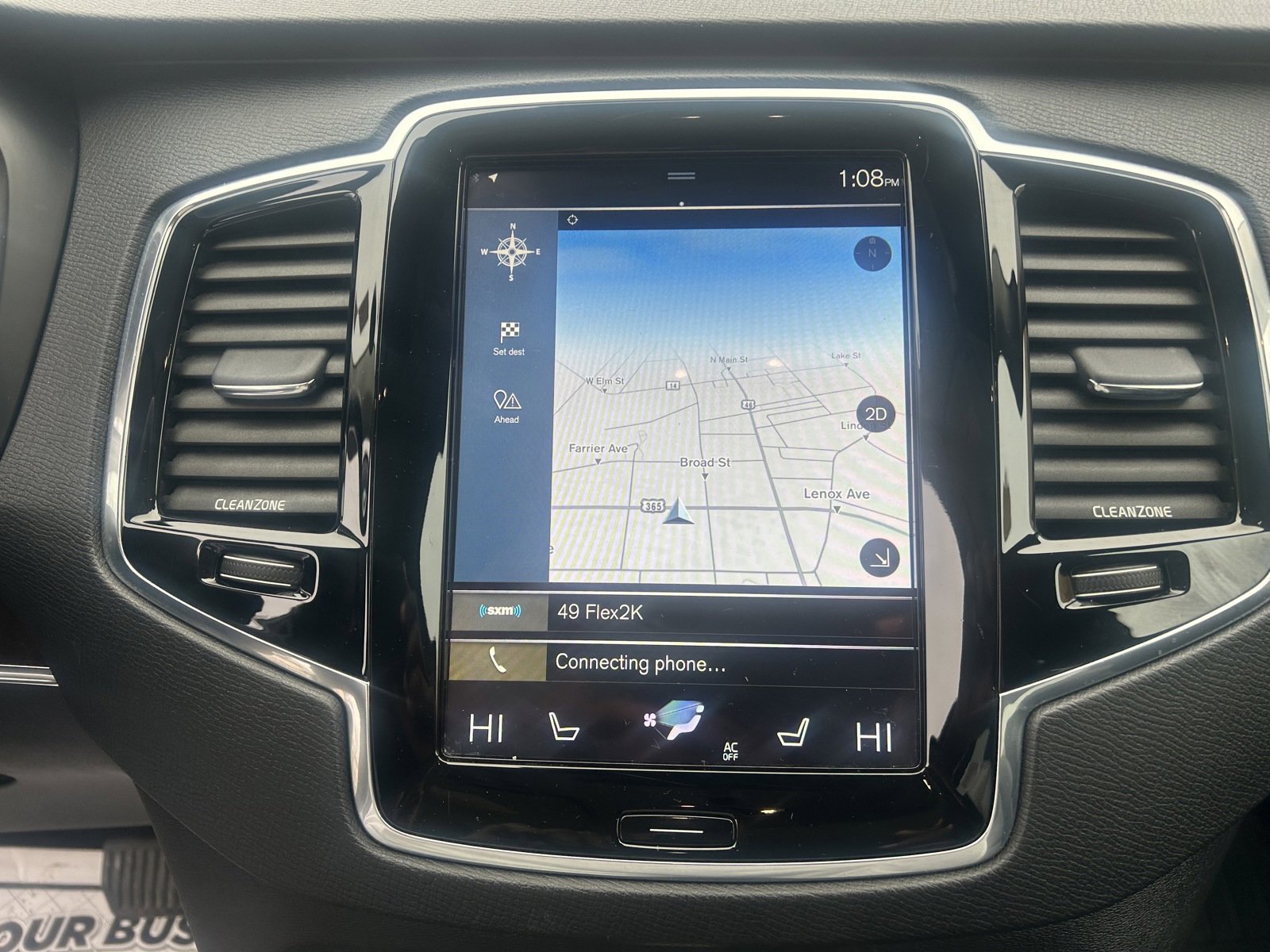 Used 2016 Volvo XC90 T6 Momentum w/ Momentum Plus Package AWD/4WD image 14