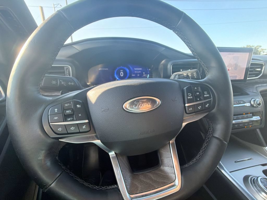 Used 2020 Ford Explorer Platinum AWD/4WD image 31