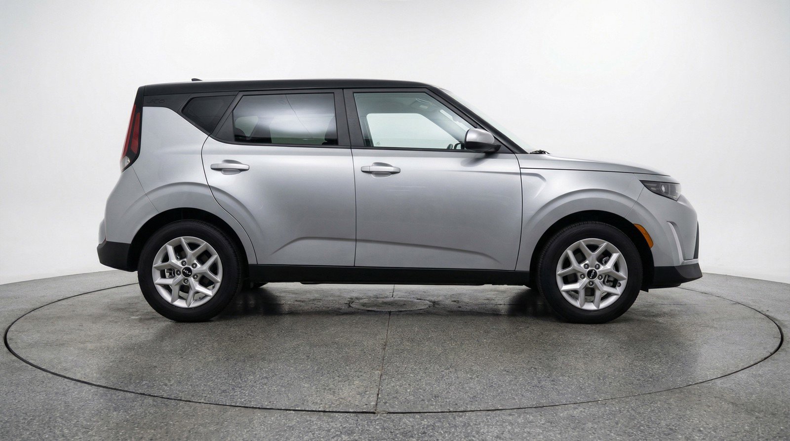 Used 2025 Kia Soul LX w/ LX Technology Package image 11