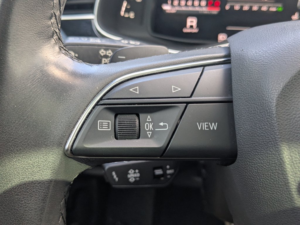 Used 2023 Audi Q8 Prestige AWD/4WD image 12