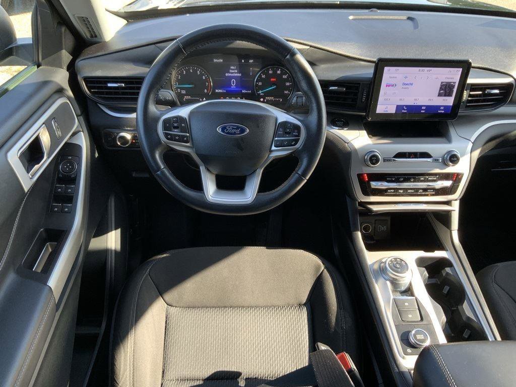 Used 2022 Ford Explorer XLT image 27