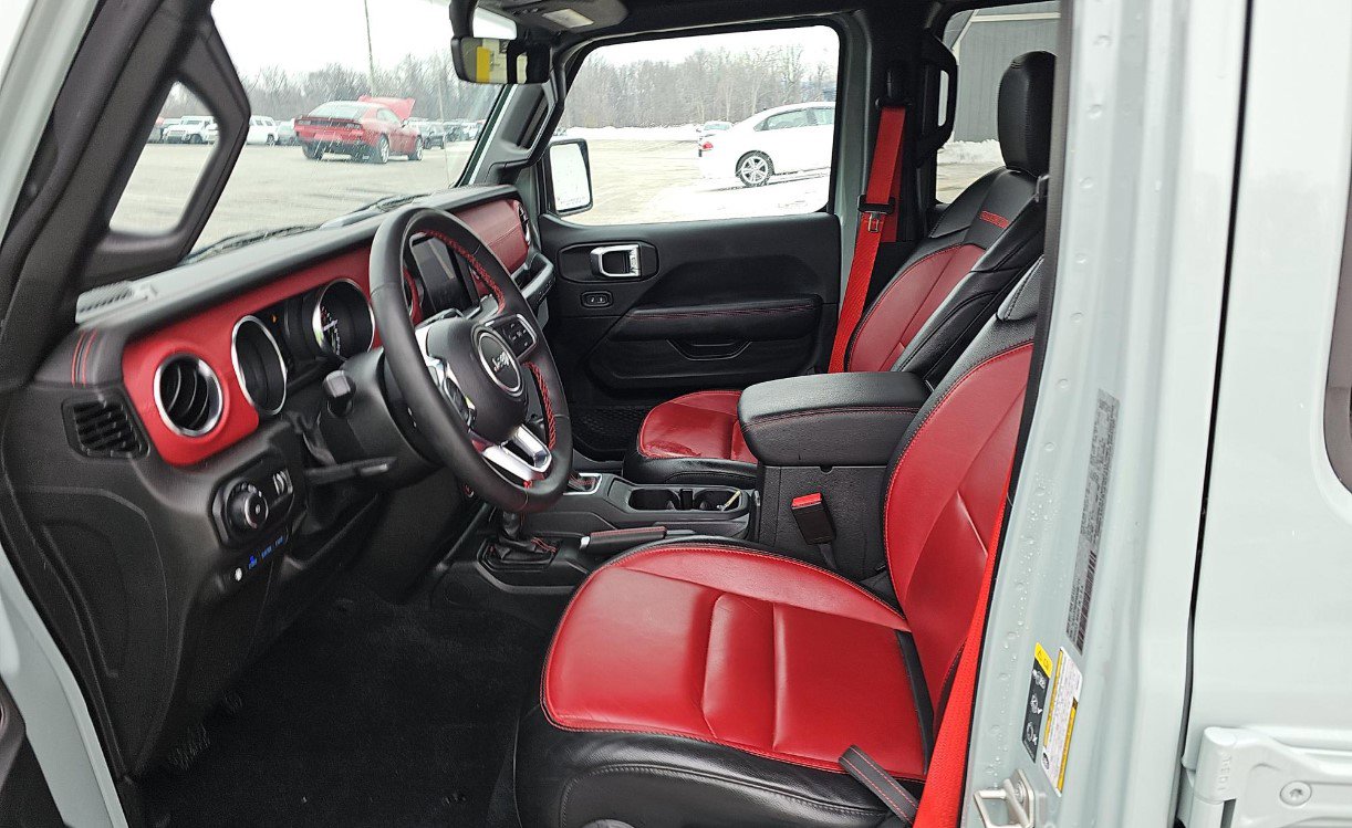 Used 2023 Jeep Wrangler Unlimited Rubicon 4xe image 7