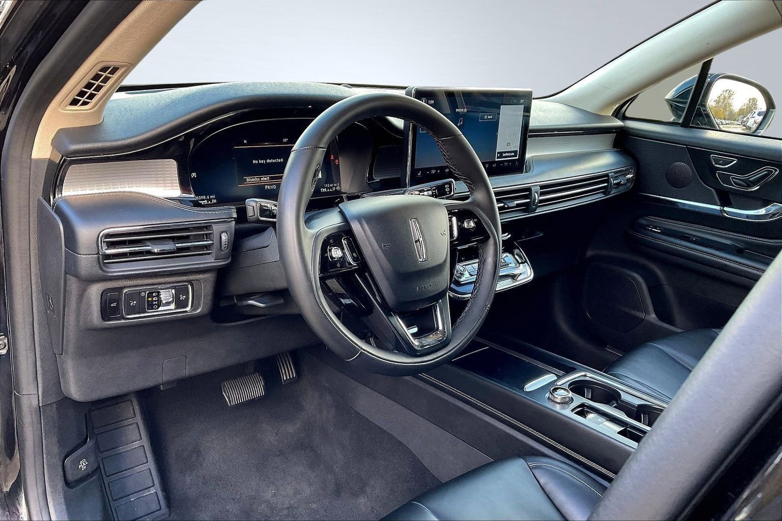 Used 2023 Lincoln Corsair AWD image 17