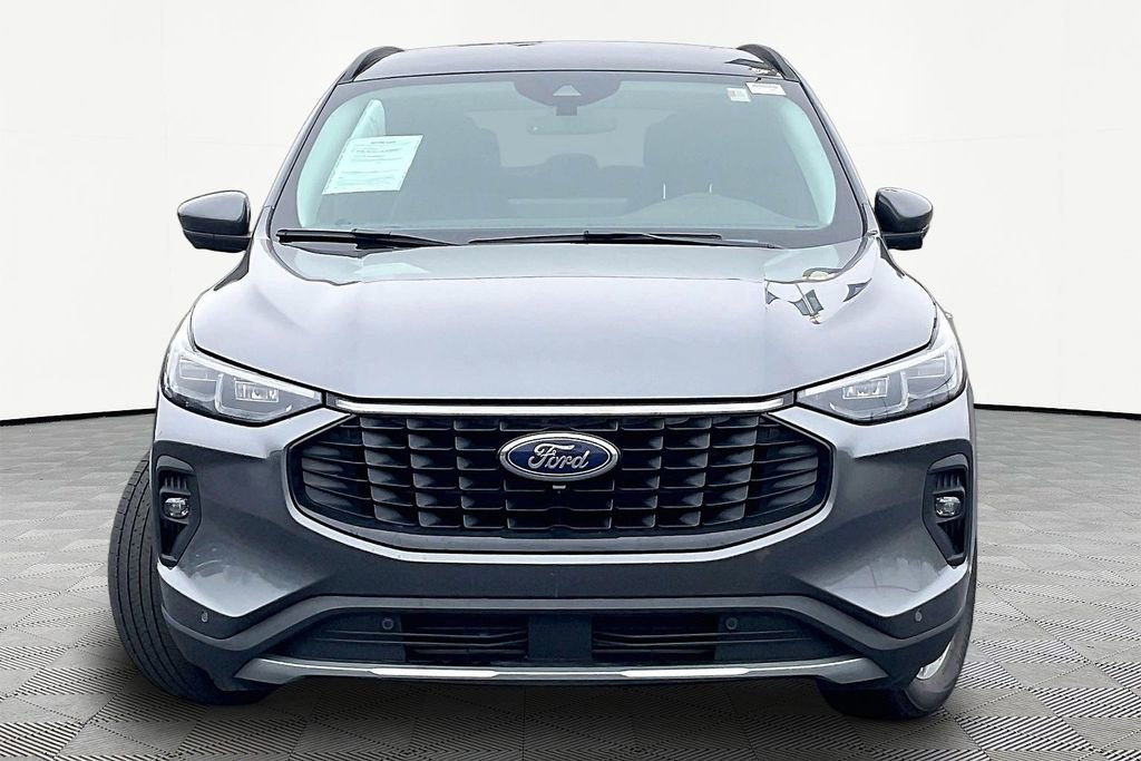 Used 2024 Ford Escape Platinum image 2