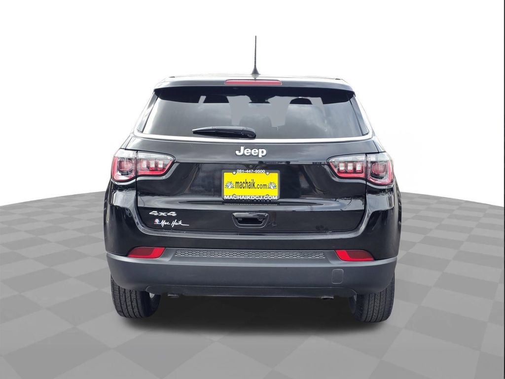 Used 2024 Jeep Compass Sport image 5