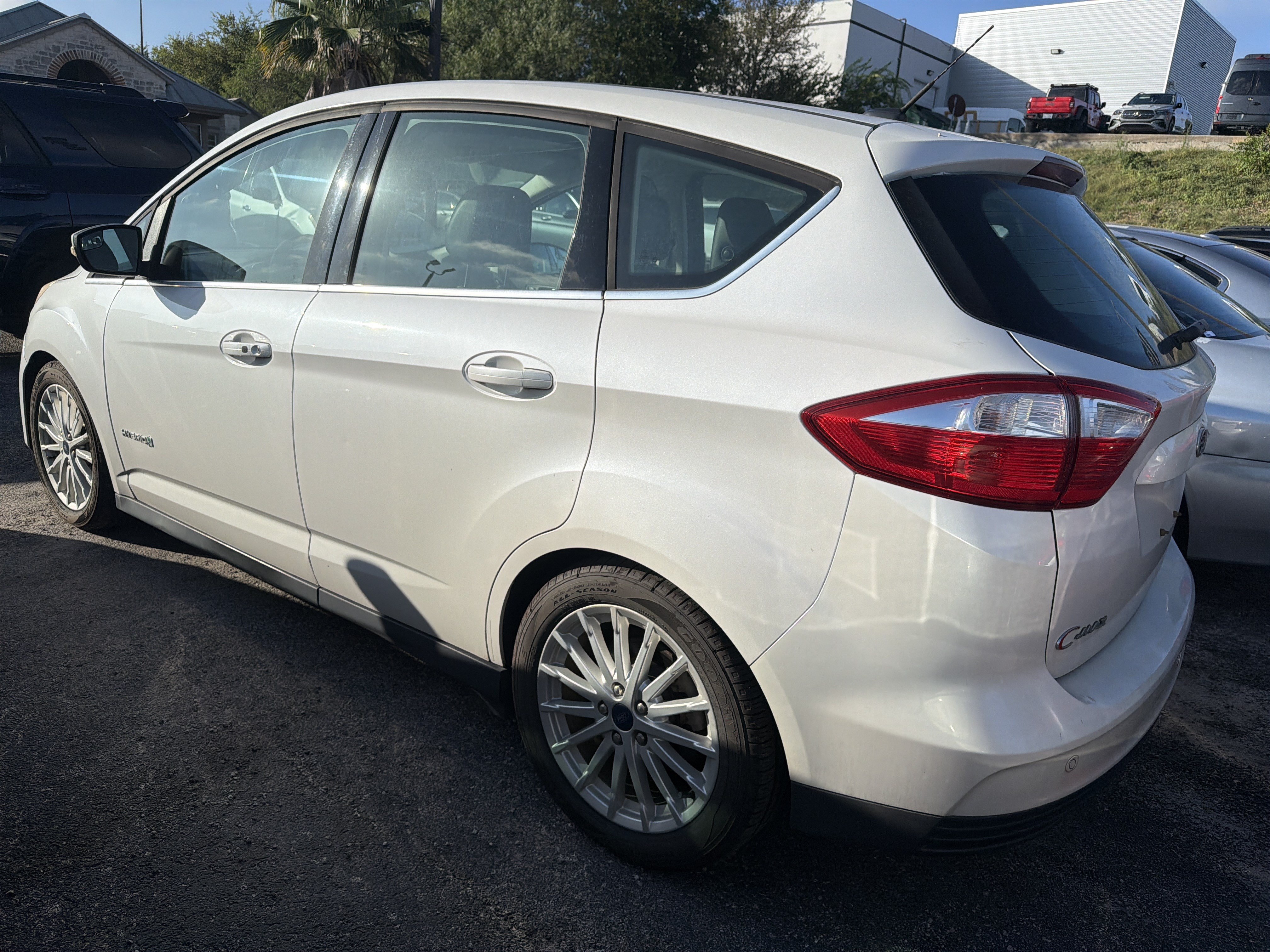 Used 2015 Ford C-MAX SEL w/ Equipment Group 303A FWD image 3