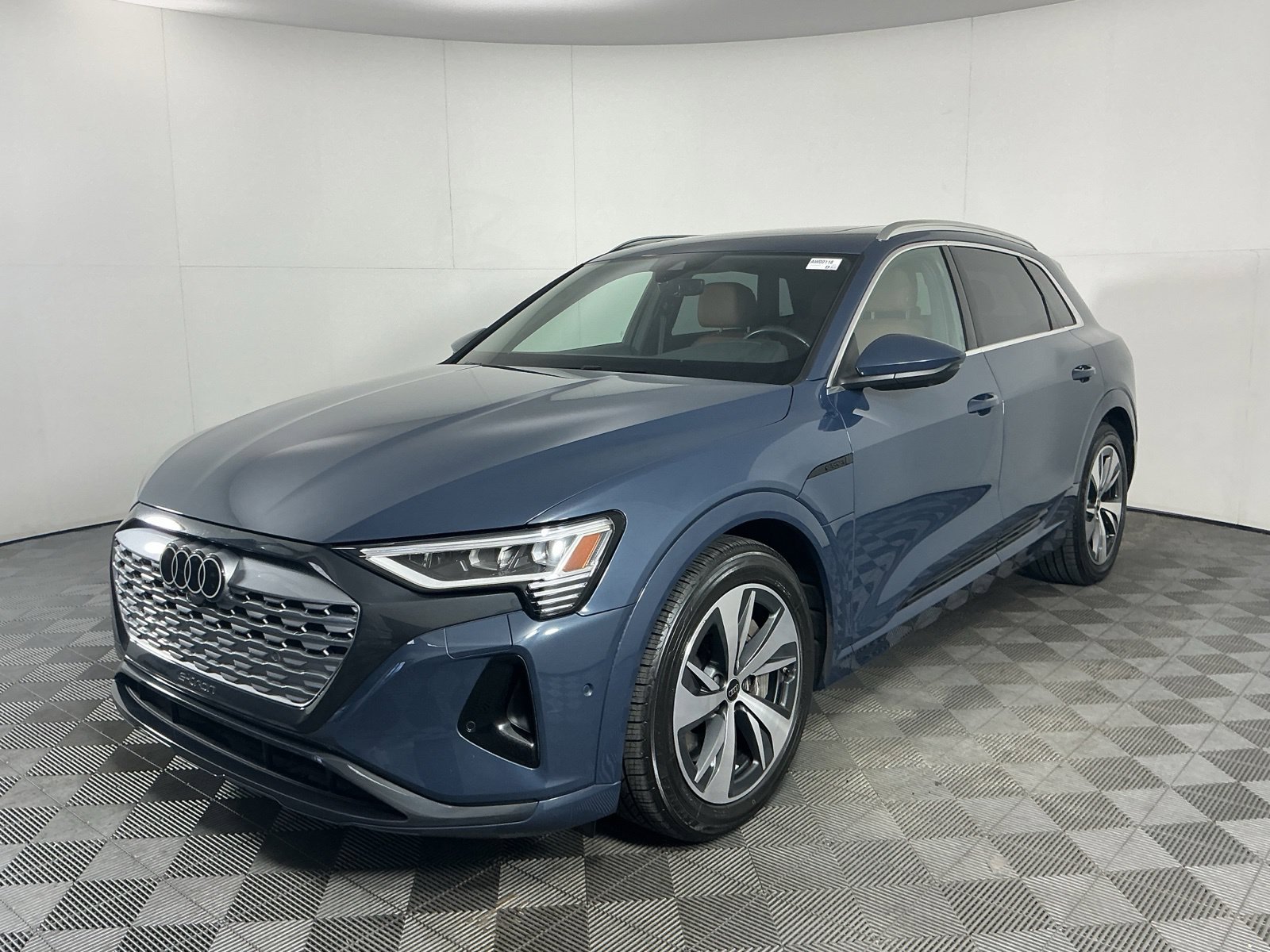 Used 2024 Audi Q8 e-tron Premium Plus w/ Premium Plus Package AWD/4WD image 4