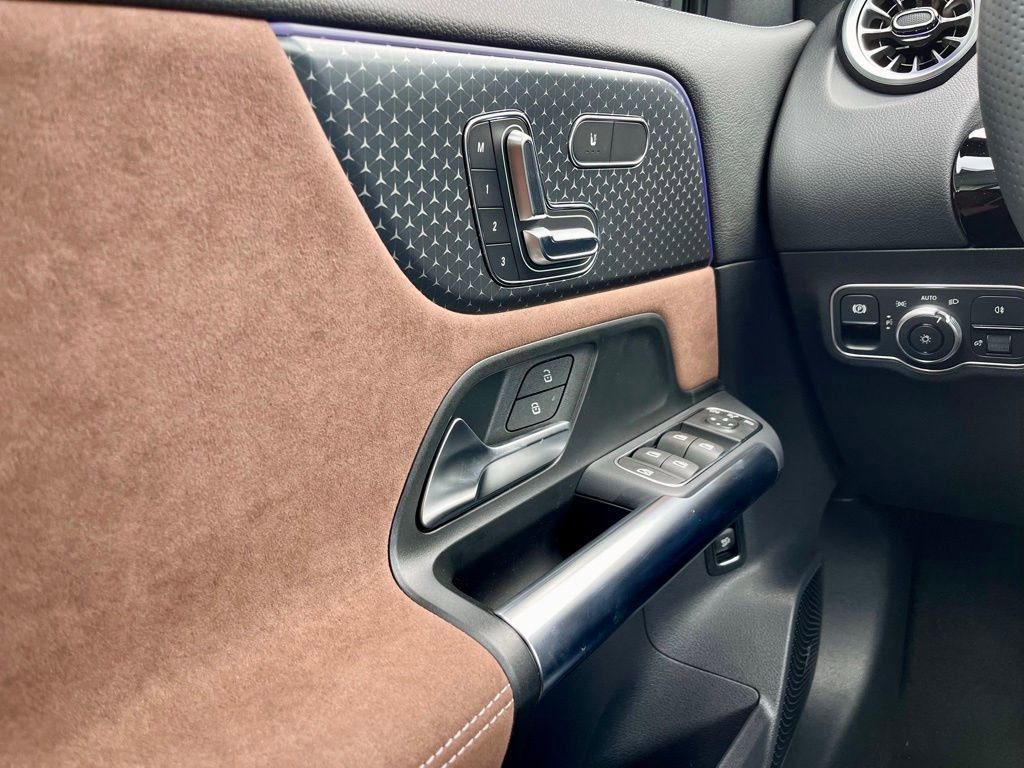 Certified 2025 Mercedes-Benz GLA 35 AMG 4MATIC image 18